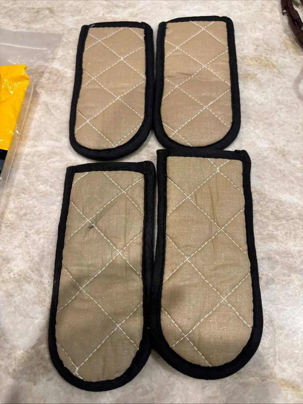 Set of 4 handle holders restaurant grade heat resistant